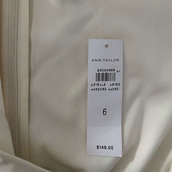 *NWT* Ann Taylor Laser Cut Floral Sheath Dress - Picture 6 of 7